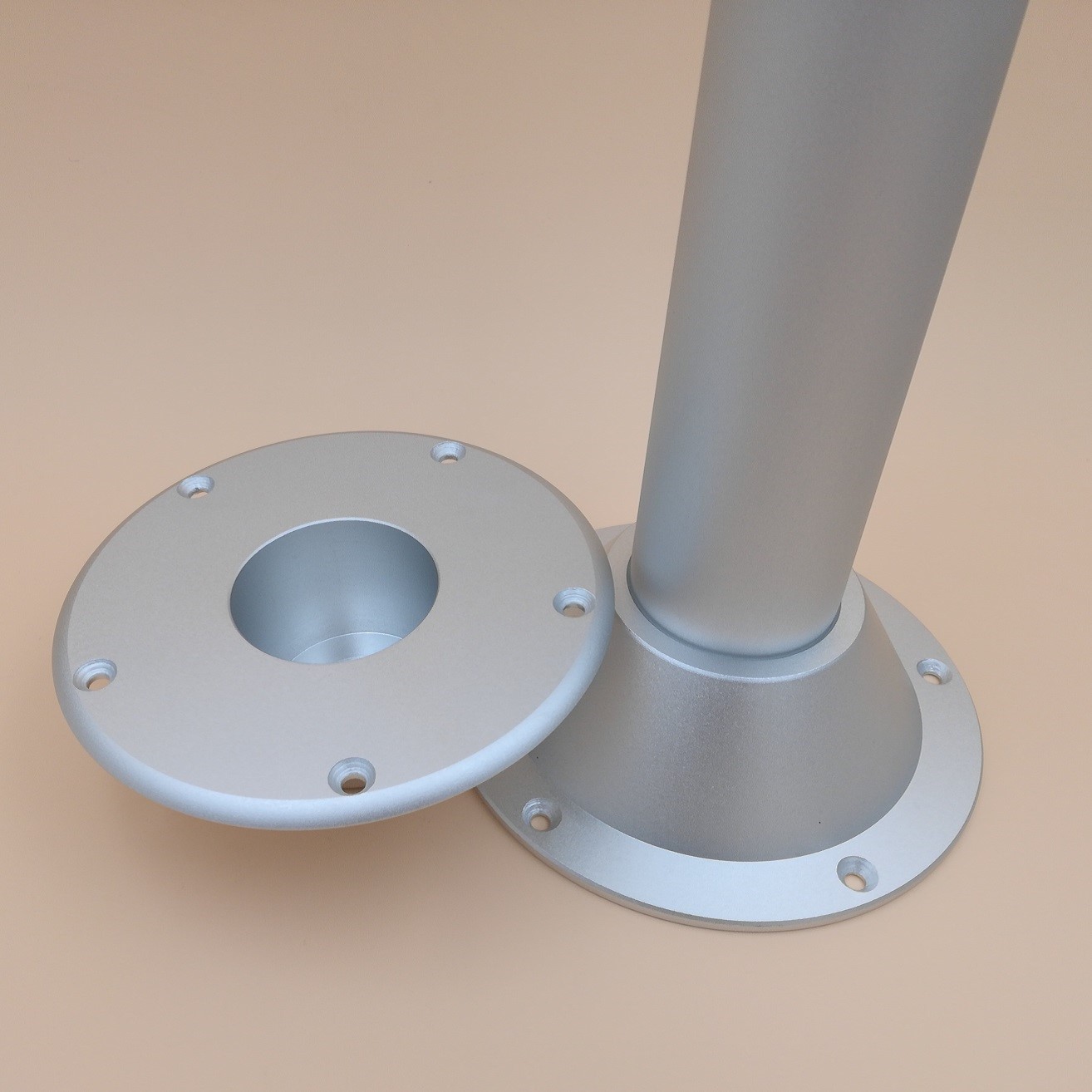 Small built-in base for 60mm tube (bottom)